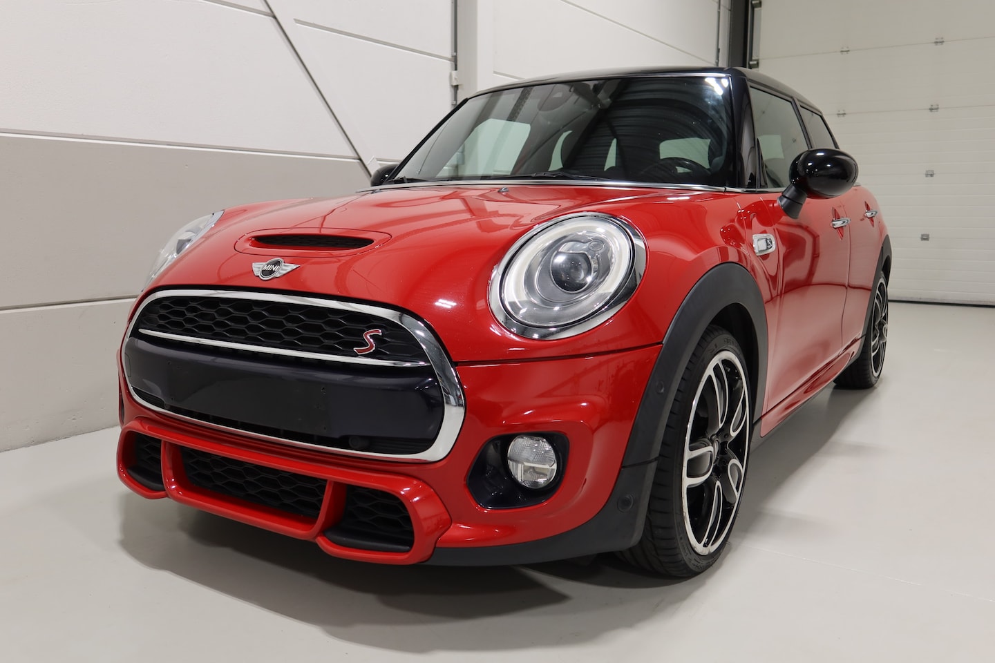 MINI John Cooper Works - Mini 2.0 S Pepper JCW merkdealeronderhouden - AutoWereld.nl