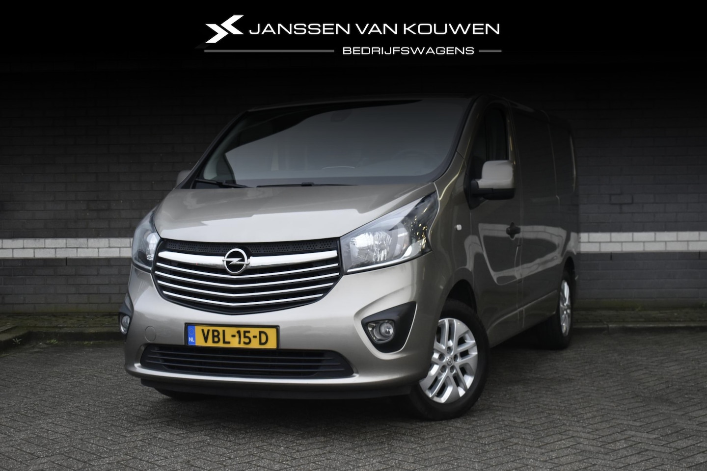 Opel Vivaro - 1.6 CDTI L1H1 Sport EcoFlex / Camera / PDC / Navi / Cruise Controle / Schuifdeur - AutoWereld.nl