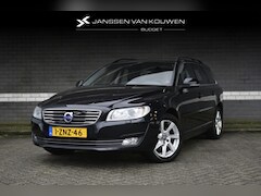 Volvo V70 - 1.6 T4 Nordic+ / Navi / Leder / Trekhaak / Stoelverwarming