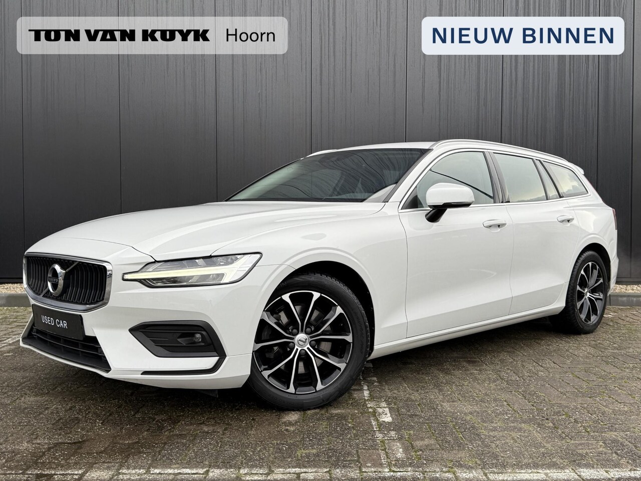 Volvo V60 - 2.0 B3 Business Pro Intellisafe blis climate line  nav/tel trekhaak - AutoWereld.nl