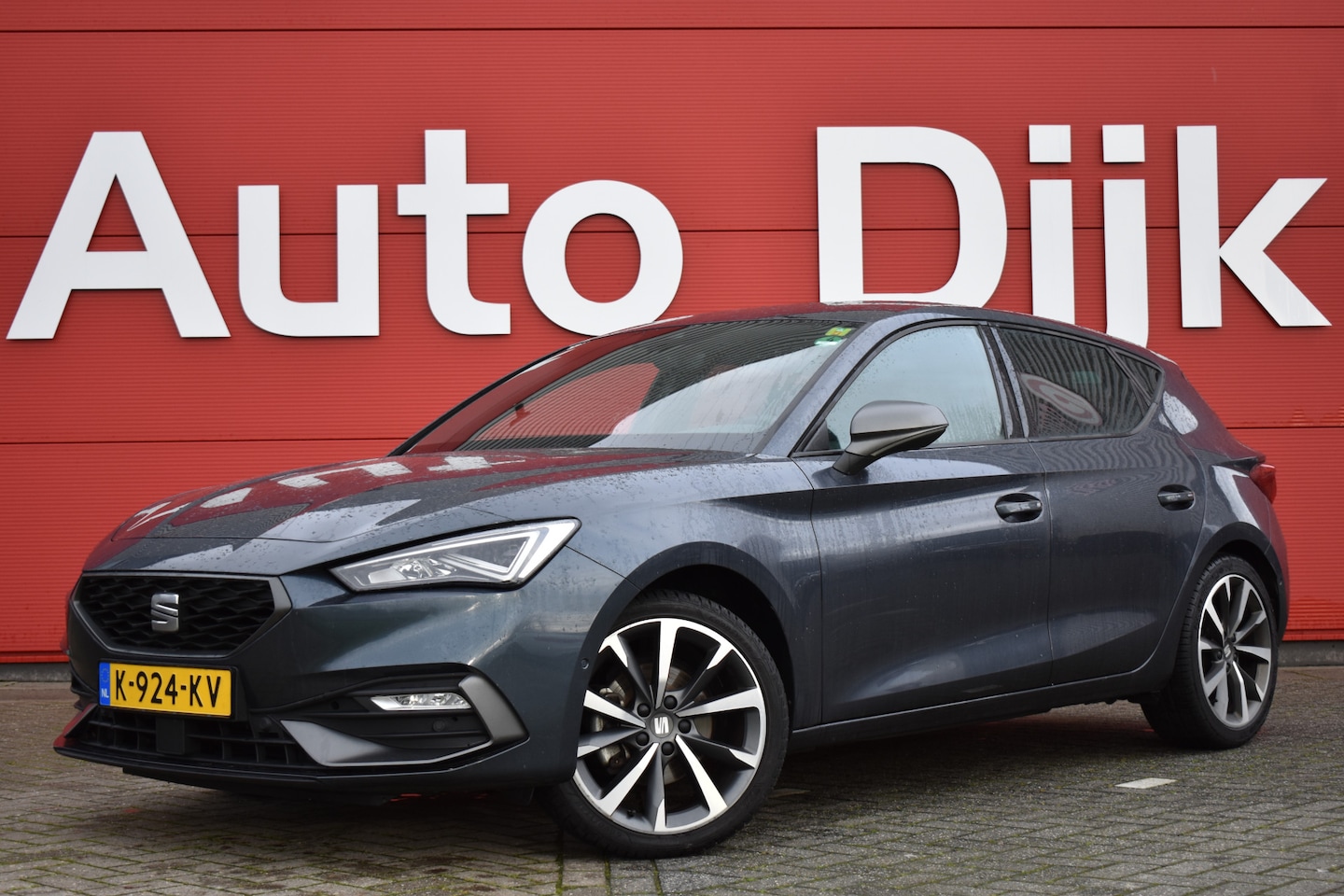 Seat Leon - 1.5 TSI FR Launch Edition LED | Virtual Cockpit | Carplay | Keyless | Adapt. Cruise | DAB - AutoWereld.nl