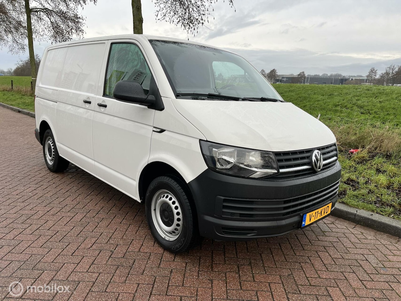 Volkswagen Transporter - 2.0 TSI Benzine + AC | PDC | Gesloten - AutoWereld.nl