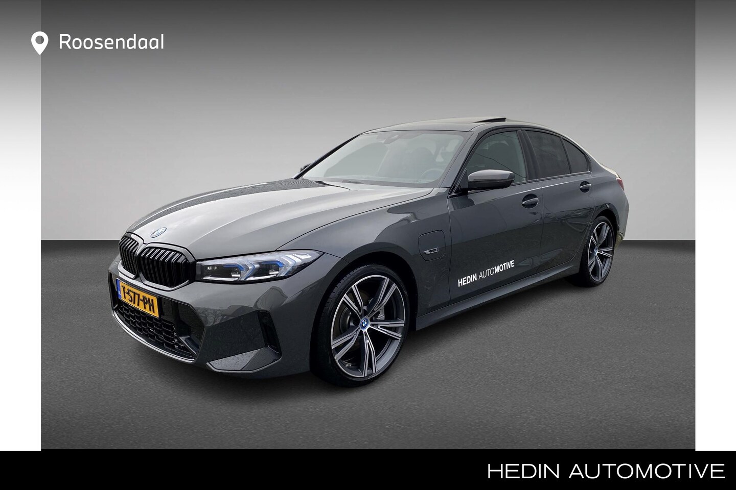 BMW 3-serie - Sedan 320e M-Sport | Achteruitrijcamera | Hi-Fi | Open dak | 19" | Adpatieve LED koplampen - AutoWereld.nl