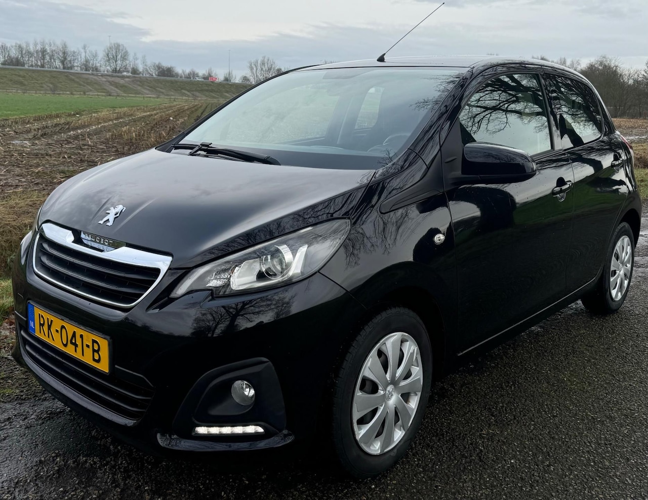 Peugeot 108 - 1.0 e-VTi Active 2018 NAP LED AIRCO DEALER ONDERHOUDEN - AutoWereld.nl