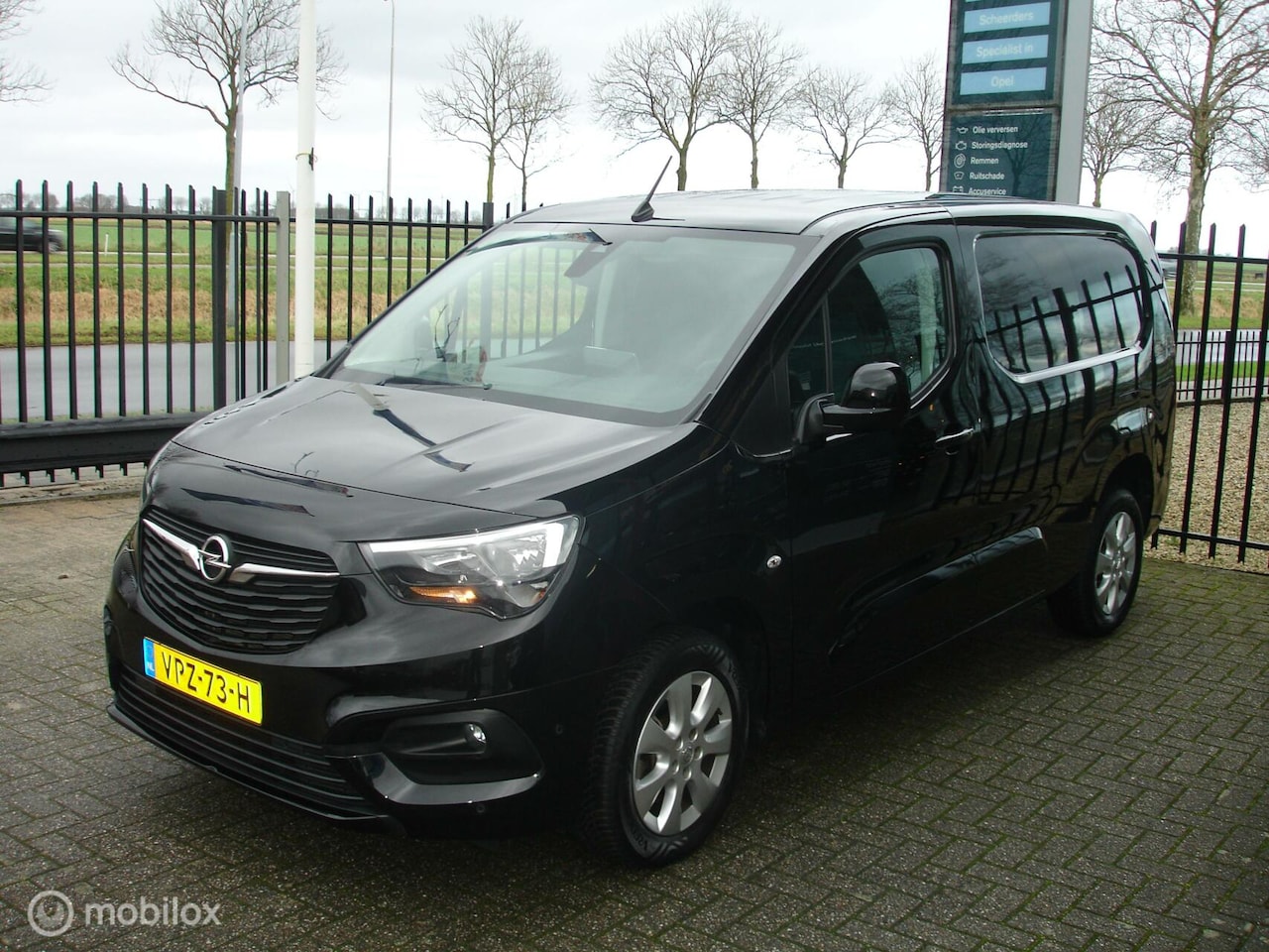 Opel Combo - 1.5D L2H1 Edition 130pk Automaat,Navigatie,Camera,Airco - AutoWereld.nl