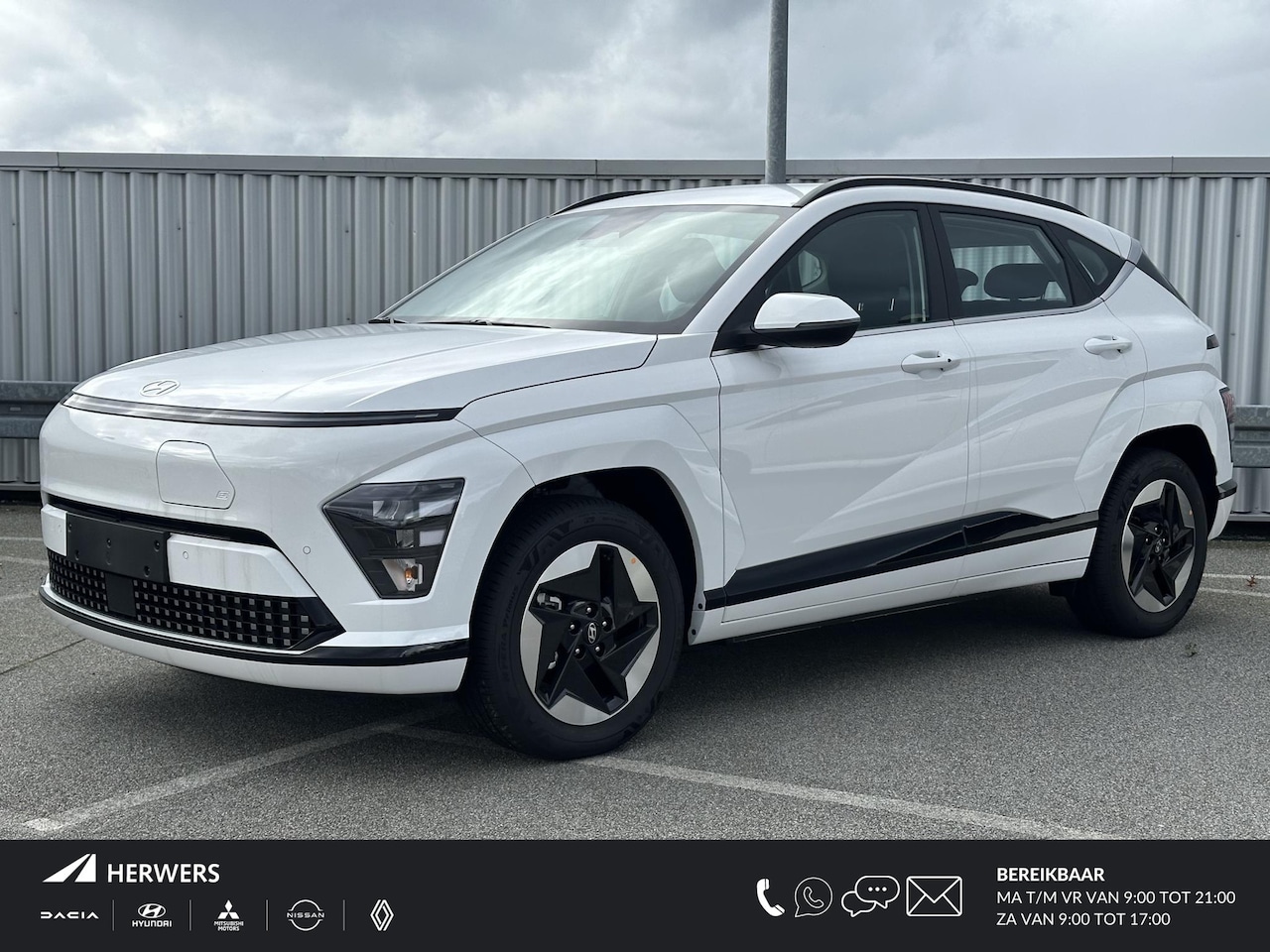 Hyundai Kona Electric - Comfort 65.4 kWh + W&V / €3.950,- Voordeel / Nieuw € 38.235,- Rijklaar / Navigatie / Warmt - AutoWereld.nl