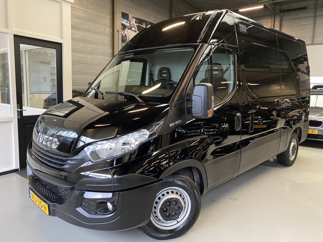 Iveco Daily - 35S16V 2.3 352 H3 L Airco, Cruise, trekhaak 3500 kg trekgewicht - AutoWereld.nl