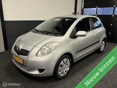 Toyota Yaris - 1.3 VVTi Sol AIRCO / NAP / NETJES / DEALER O.H