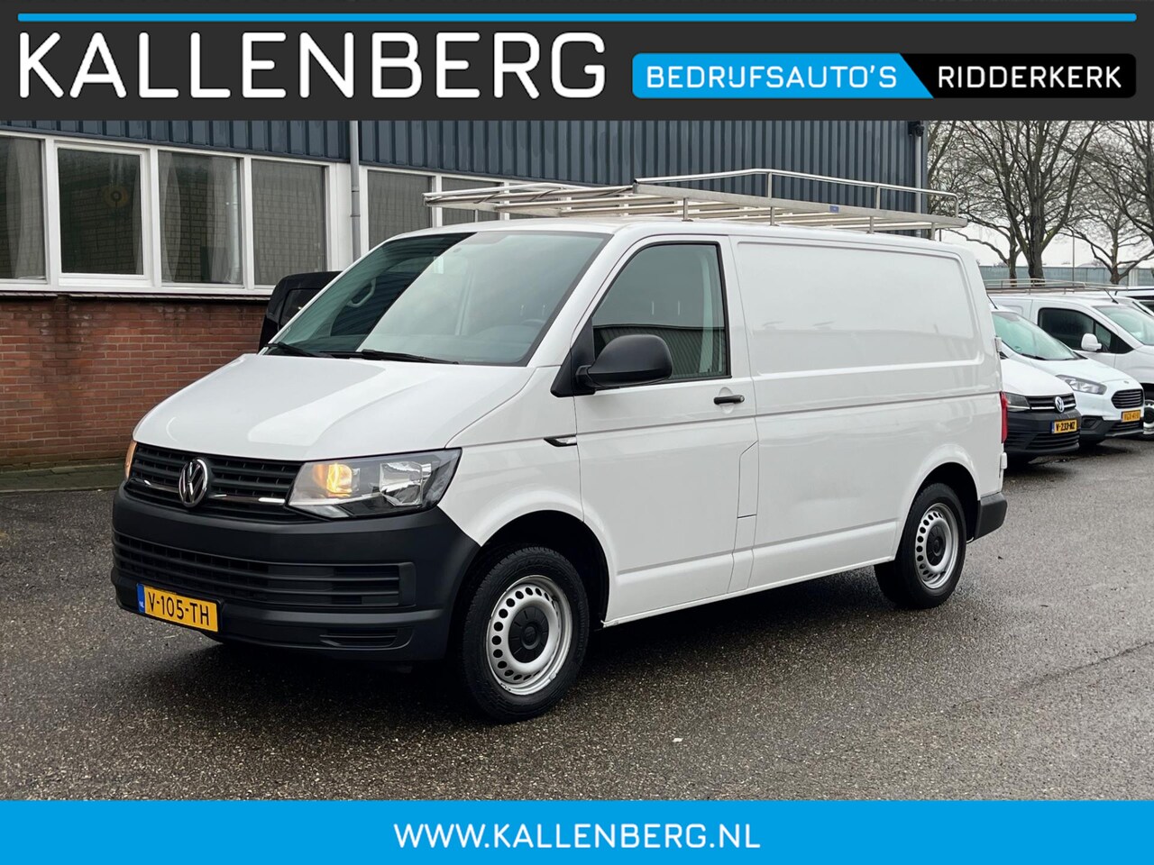 Volkswagen Transporter - 2.0 TDI 102PK L1H1 Trendline / Airco / Trekhaak / Imperiaal / 3 zits - AutoWereld.nl