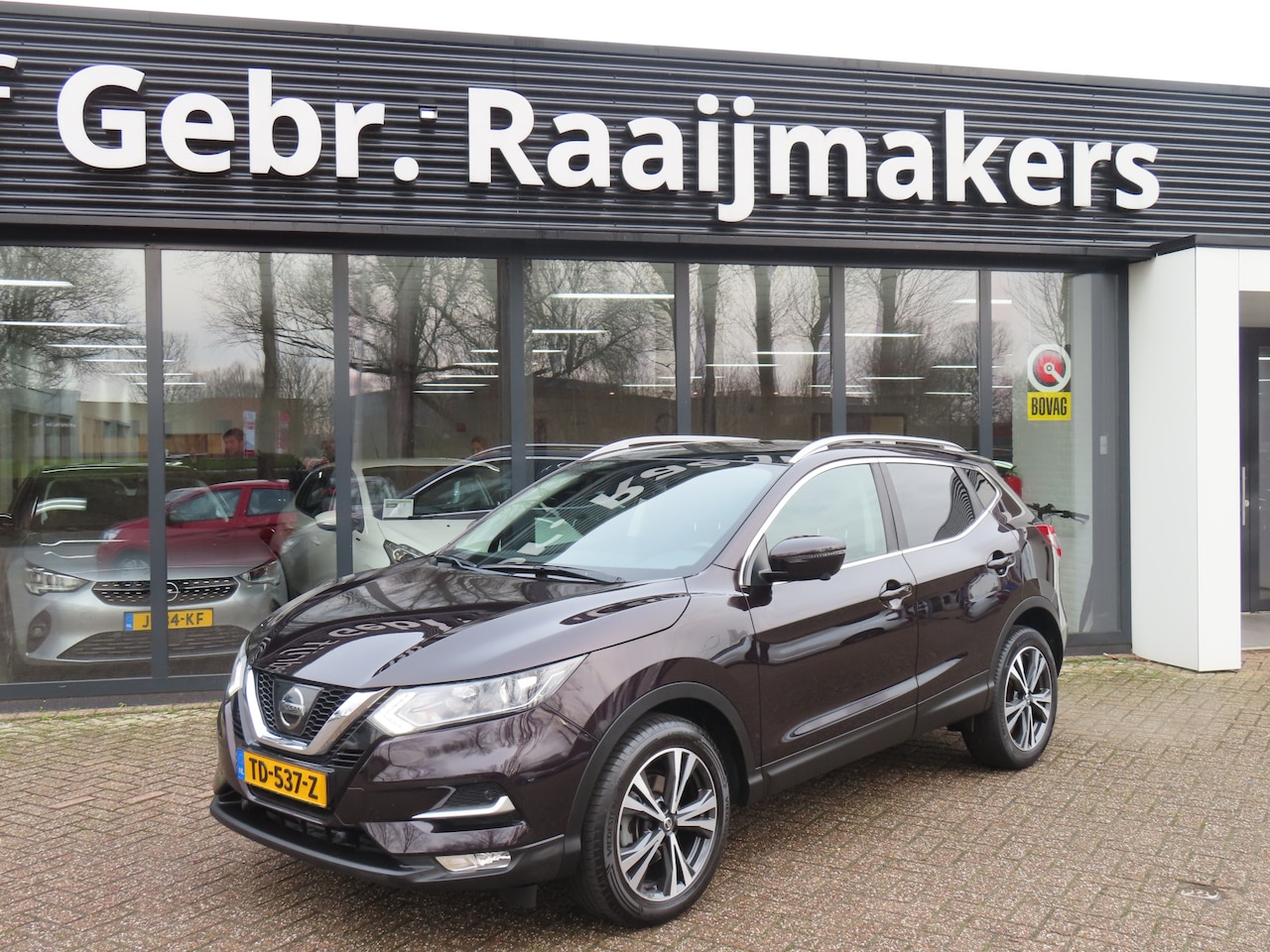 Nissan Qashqai - 1.2 N-Connecta*Panoramadak*Navigatie* - AutoWereld.nl