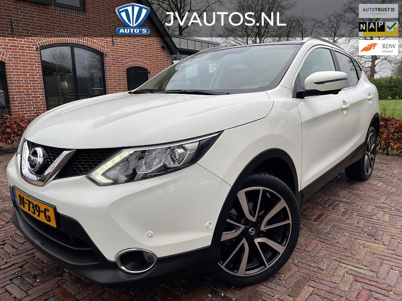 Nissan Qashqai - 1.2 Tekna 1.2 Tekna,panoramadak,leder,32 dz km!! - AutoWereld.nl