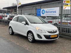 Opel Corsa - 1.4-16V Cosmo | Automaat | Pano | Airco