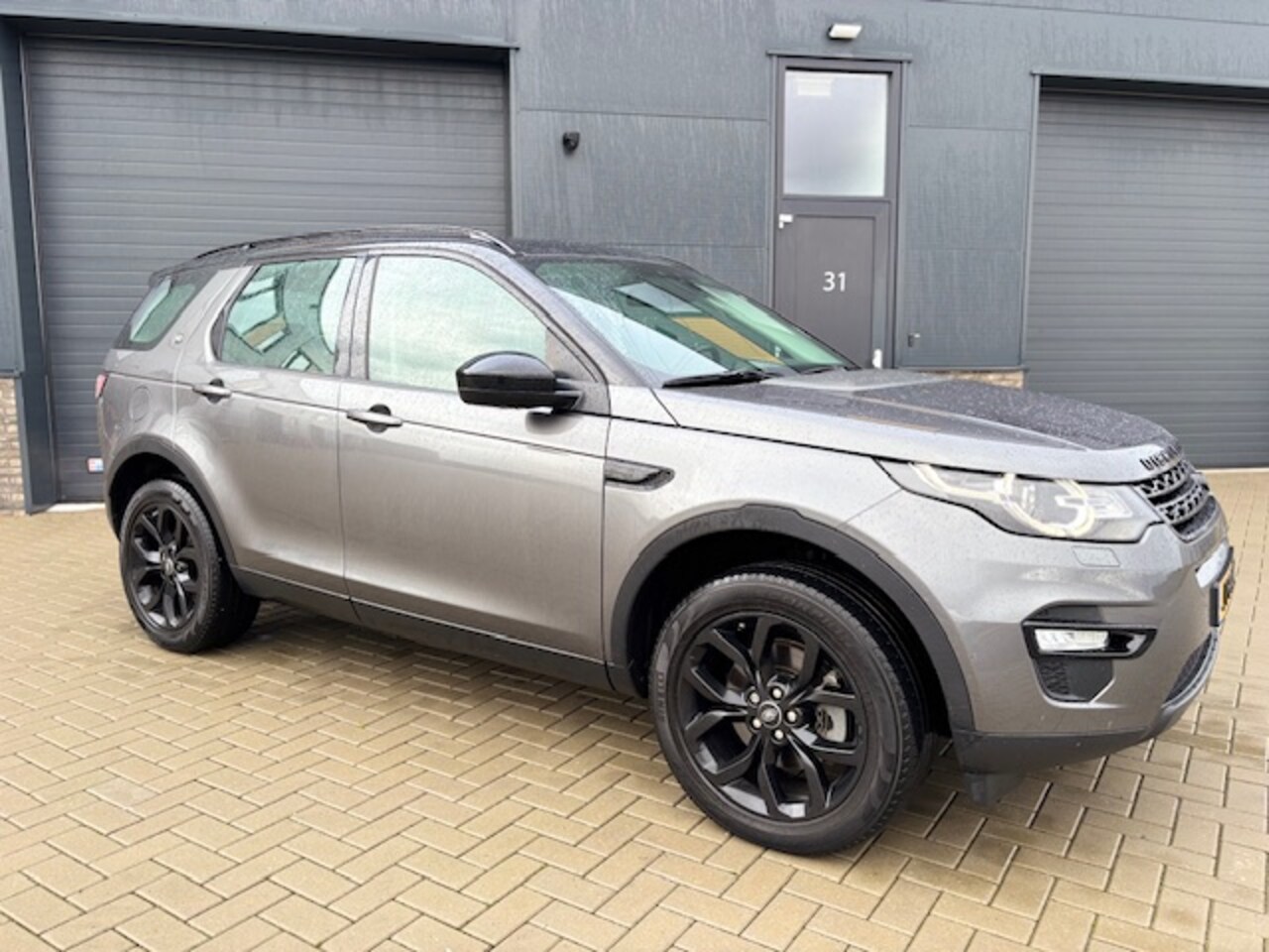 Land Rover Discovery Sport - 2.0 TD4 HSE Panoramadak / zeer nette auto - AutoWereld.nl