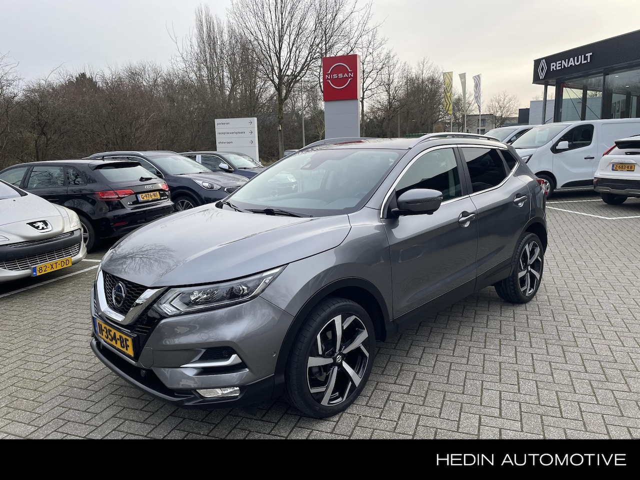 Nissan Qashqai - 1.3 DIG-T Tekna 1e eigenaar / dealer-onderhouden / pano / trekhaak / leder - AutoWereld.nl