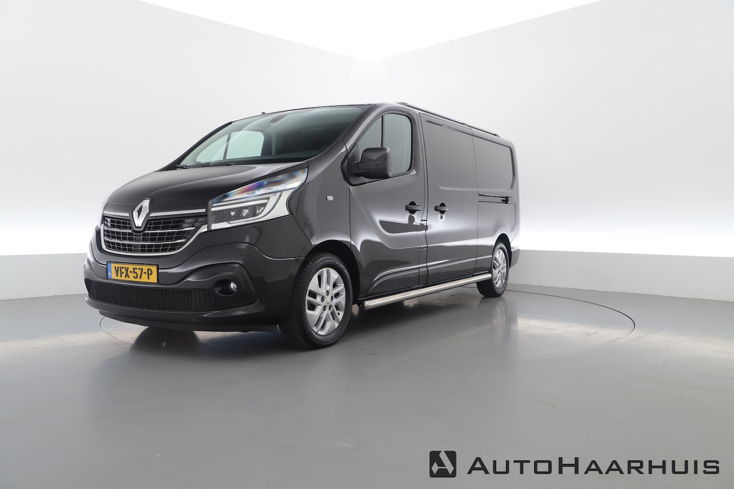 Renault Trafic - 2.0 dCi 170 T29 L2H1 | Navi | Camera | 2x Schuifdeur | Trekhaak | Cruise - AutoWereld.nl