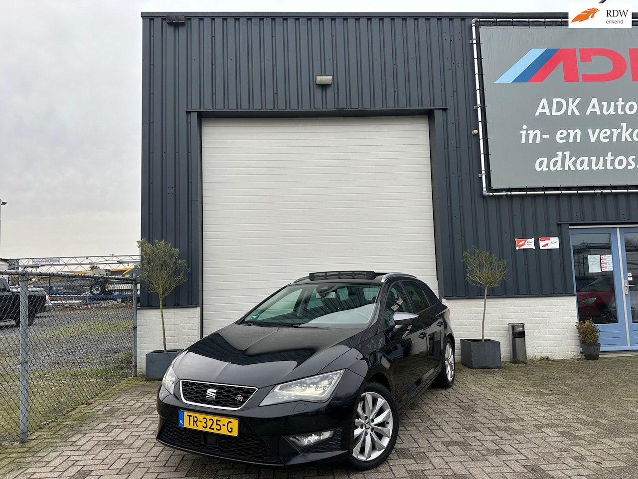 Seat Leon ST - 2.0 TDI FR Dynamic AUTOMAAT/PANO/ACC/NAVI/VOL OPTIES - AutoWereld.nl