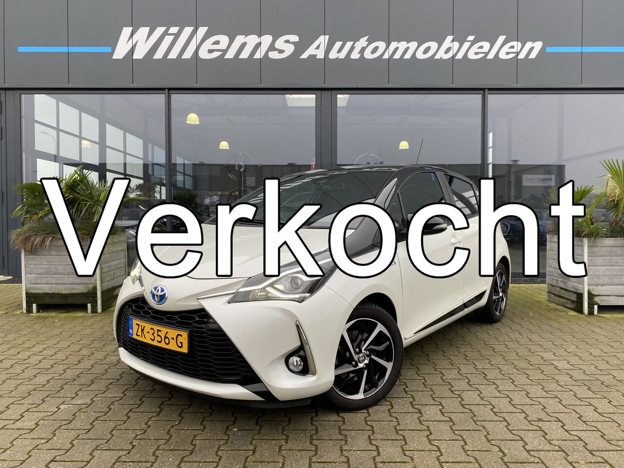 Toyota Yaris - 1.5 Hybrid Executive Panodak , Navigatie , Cruise Control - AutoWereld.nl