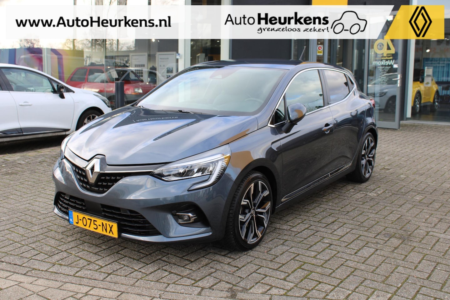 Renault Clio - 1.6 E-Tech Hybrid 140 Intens | 17" | Bose Sound System | NL-auto | Dealer-onderhouden | - AutoWereld.nl