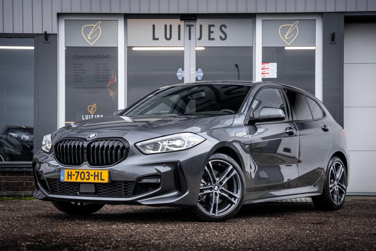 BMW 1-serie - 118i M-Sport Org.NL 1e-eig. Dealer-OH I NAP I Camera I Carplay I Sfeerverl. - AutoWereld.nl