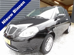 Lancia Y(psilon) - Ypsilon 1.2 Argento Airco Centraal