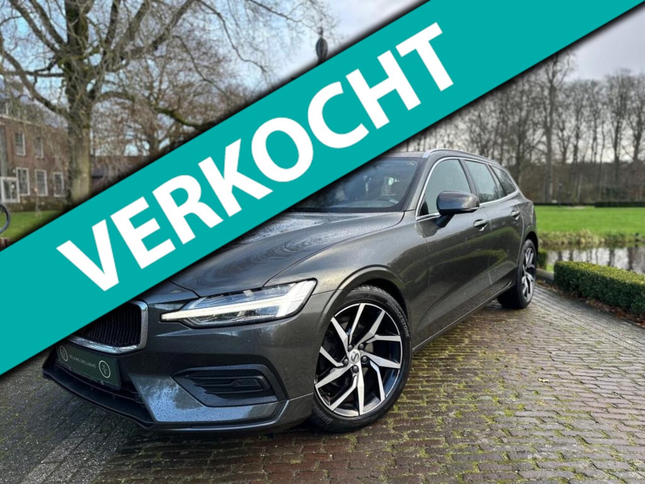 Volvo V60 - 2.0 T4 Momentum Pro | Leder | Camera | Navi | - AutoWereld.nl