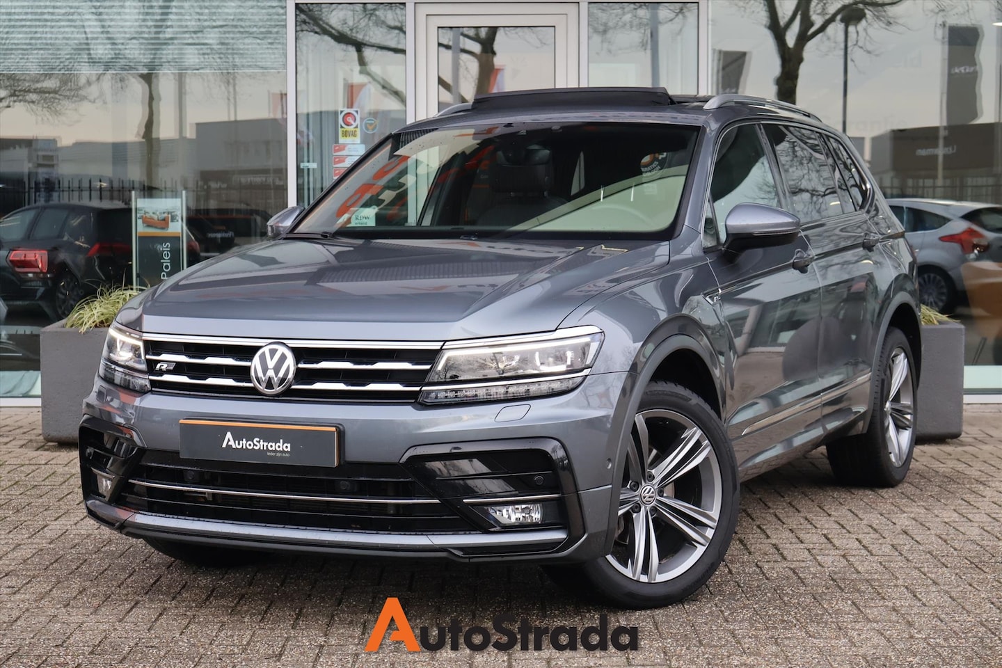 Volkswagen Tiguan Allspace - 1.5 R-Line TSI 150pk | ACC | LED | Keyless | Pano | Virtual | Camera - AutoWereld.nl