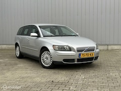 Volvo V50 - 2.4 | Trekhaak | Cruise | Stoelverwarming| APK