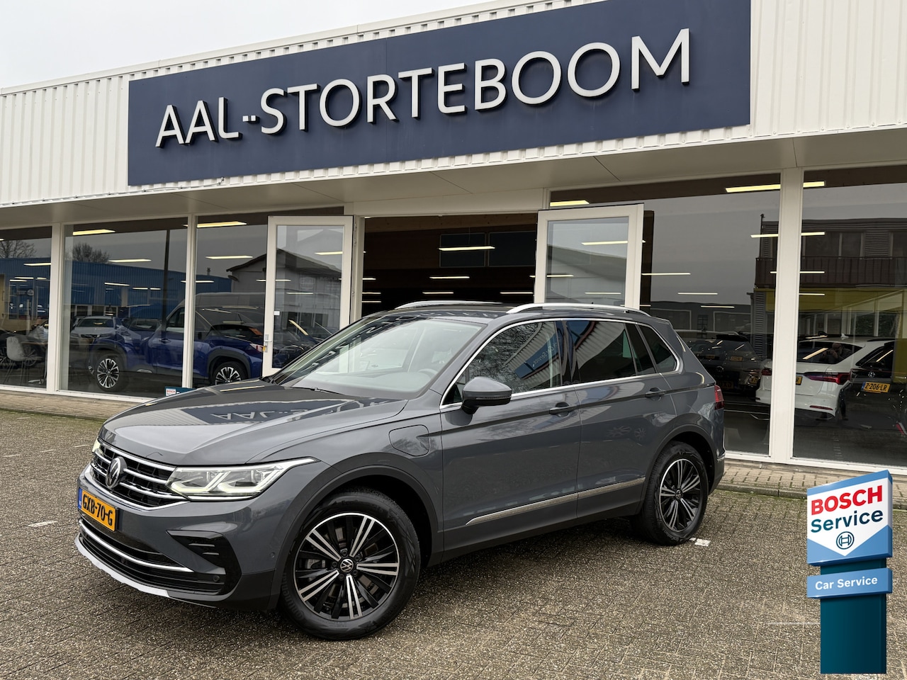 Volkswagen Tiguan - 1.4 TSI eHybrid Elegance | Matrix LED | Virtual Cockpit | Stoel- en stuurverwarming | Adap - AutoWereld.nl