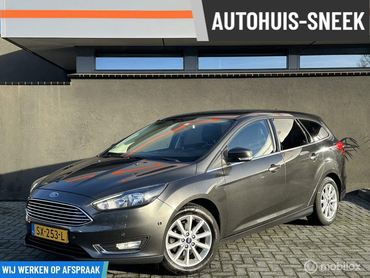 Ford Focus Wagon - 1.0 EcoBoost Titanium Busin 1 jaar garantie - AutoWereld.nl