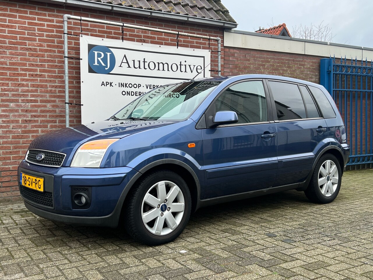 Ford Fusion - 1.4-16V Futura. APK/NAP/TREKHAAK - AutoWereld.nl