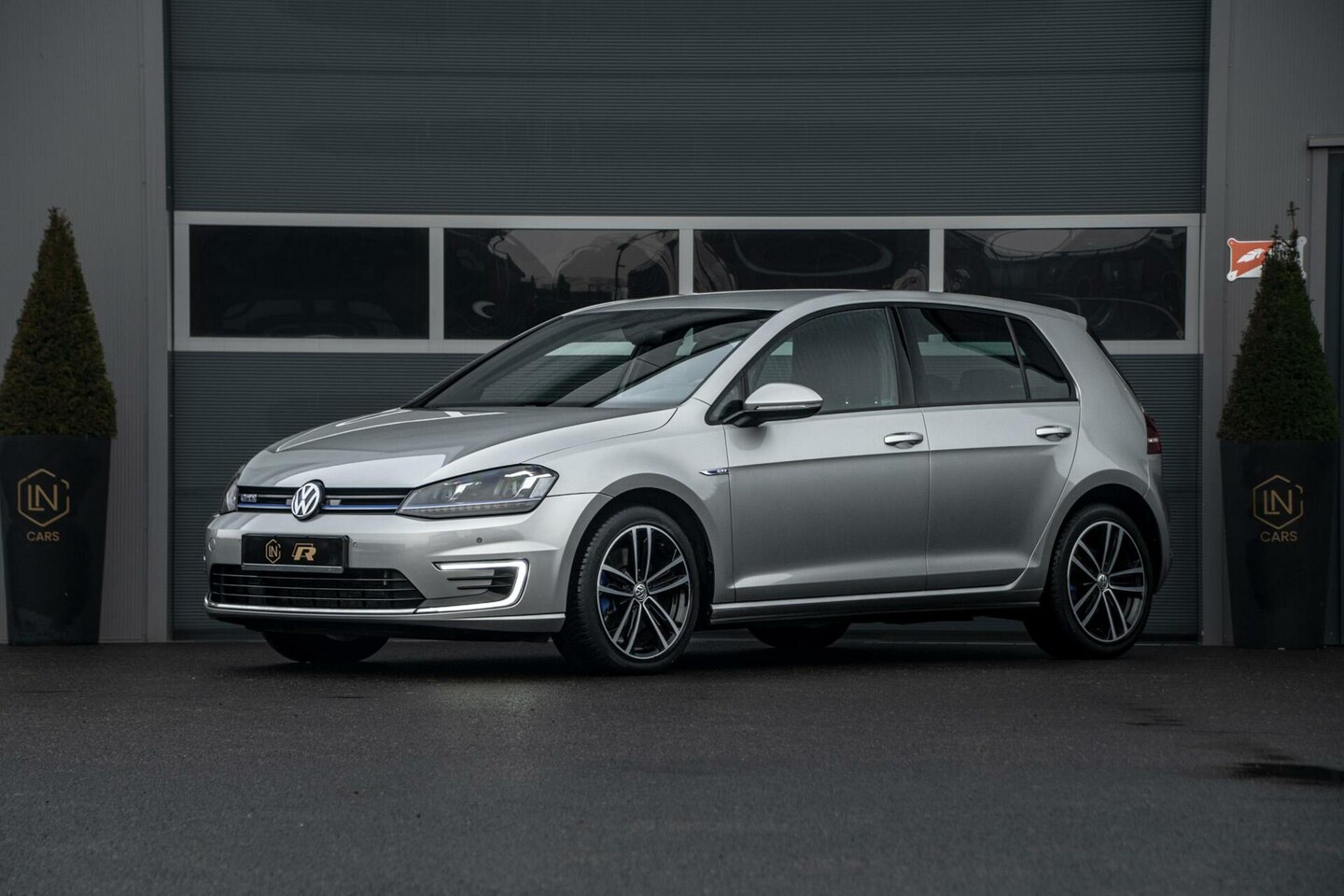 Volkswagen Golf - 1.4 TSI GTE | DAB | Connected | DSG | NAVI - AutoWereld.nl