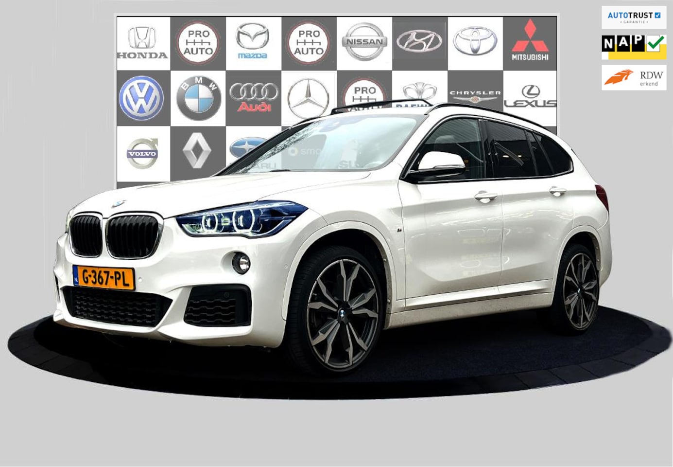 BMW X1 - SDrive18i High Executive Panorama_Leder_M pakket - AutoWereld.nl