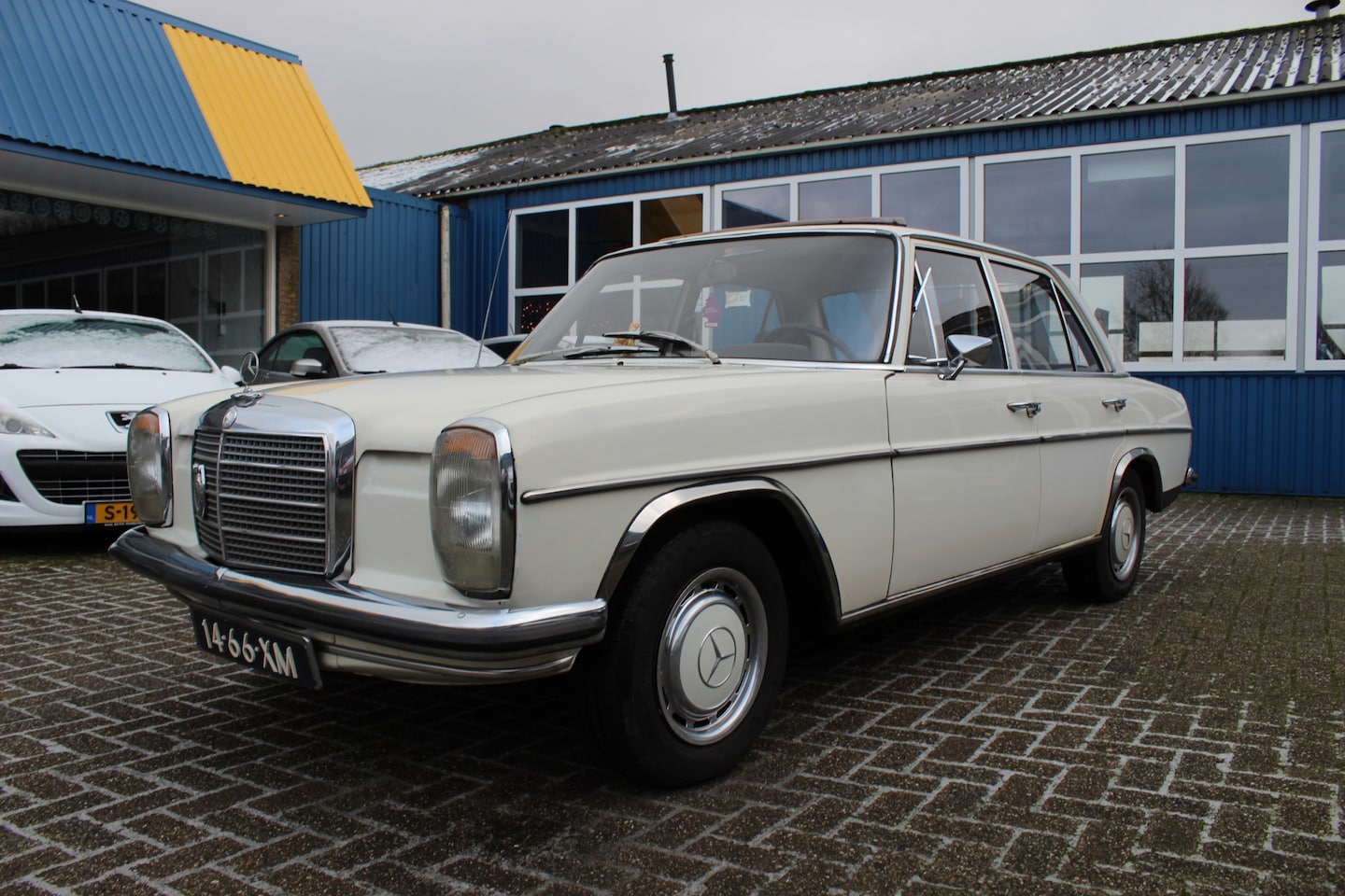 Mercedes-Benz 200-280 (W115) - (W115) + LPG - AutoWereld.nl