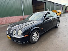 Jaguar S-type - 2.5 V6 Executive