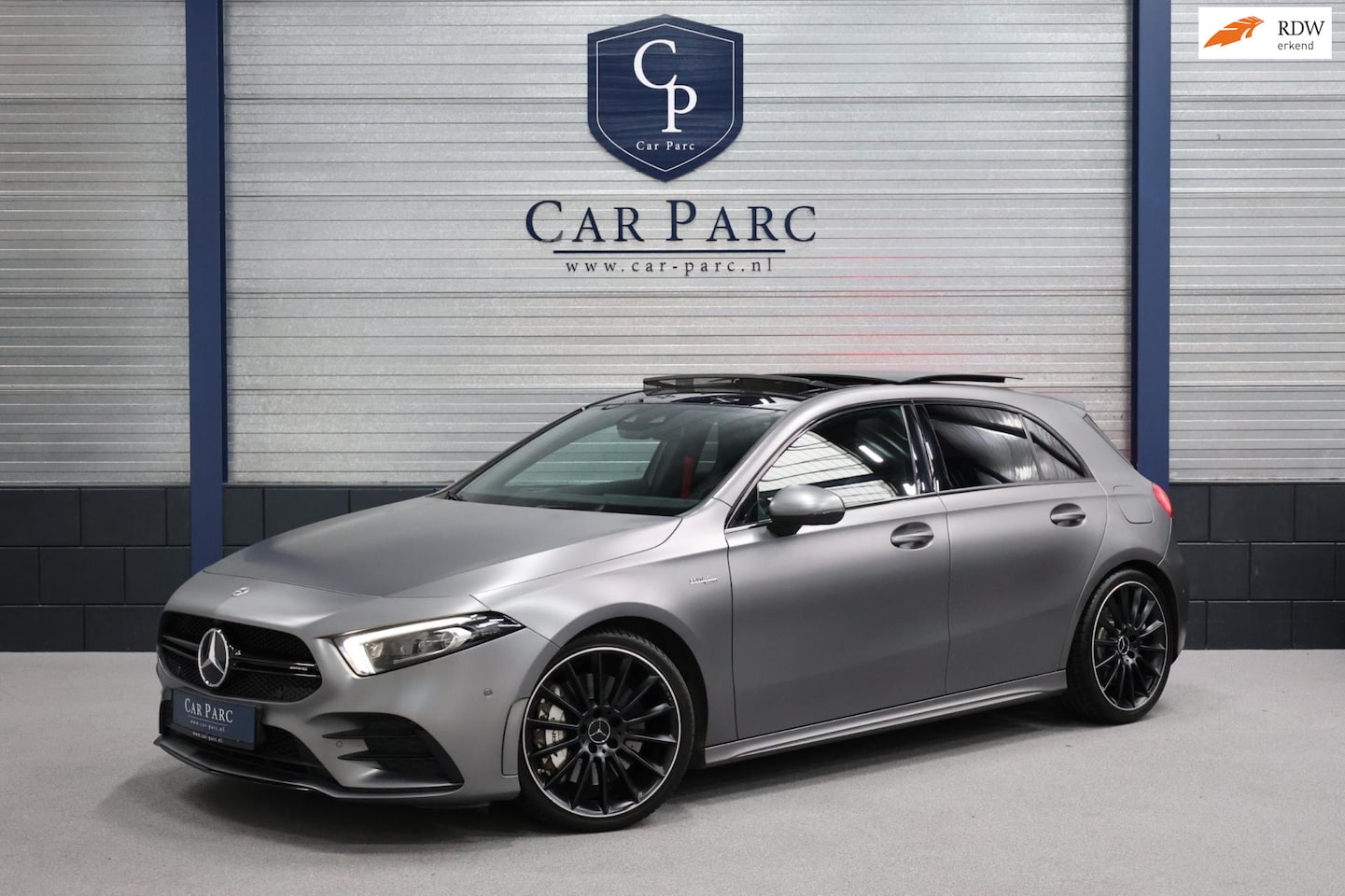 Mercedes-Benz A-klasse - AMG 35 4MATIC 306+PK BTW/MATT/MULTIBEAM/SFEER/VIRTUAL/PANO/LEER+S.VERWARMING/19"/CAM/ACC/1 - AutoWereld.nl