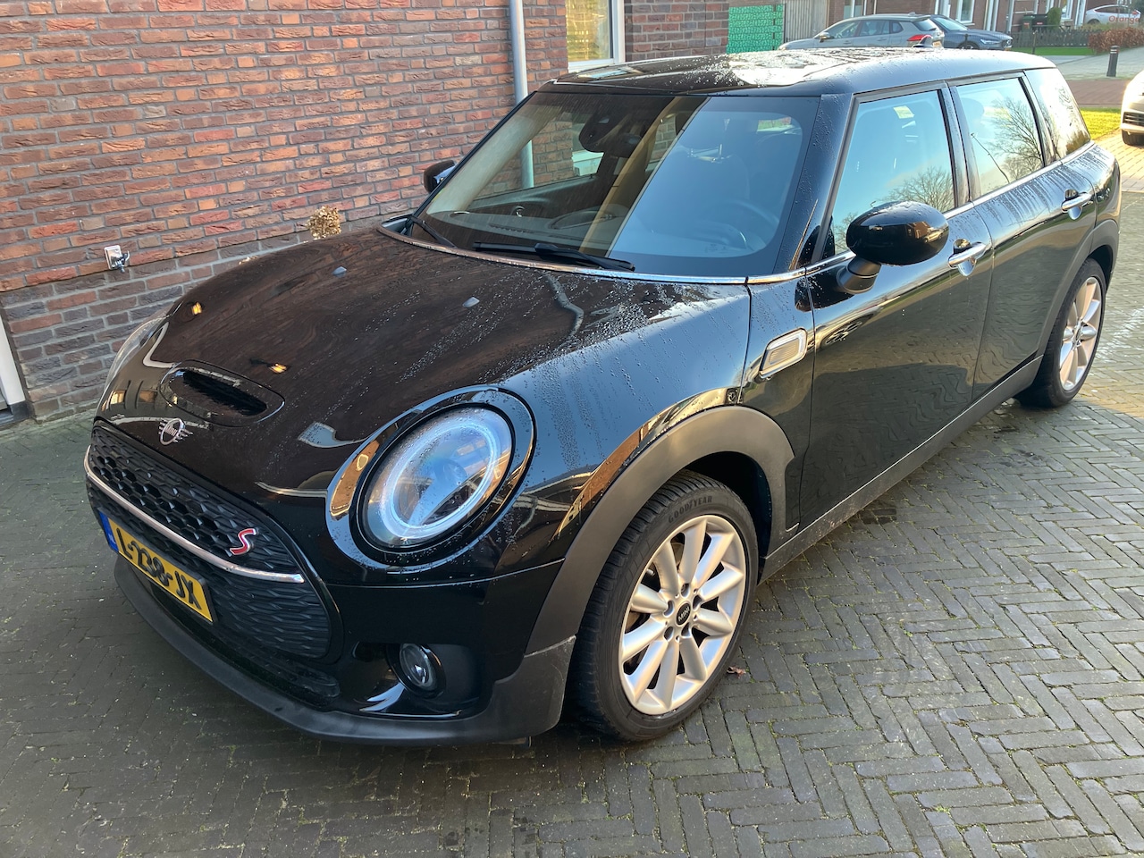 MINI Clubman - 1.5 Cooper Salt Business Editie Lage KM stand! - AutoWereld.nl