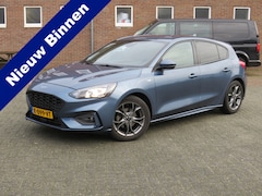 Ford Focus - 1.0 EcoBoost 125Pk ST Line Business * Rijklaarprijs incl. garantie * Trekhaak * Parkeersen