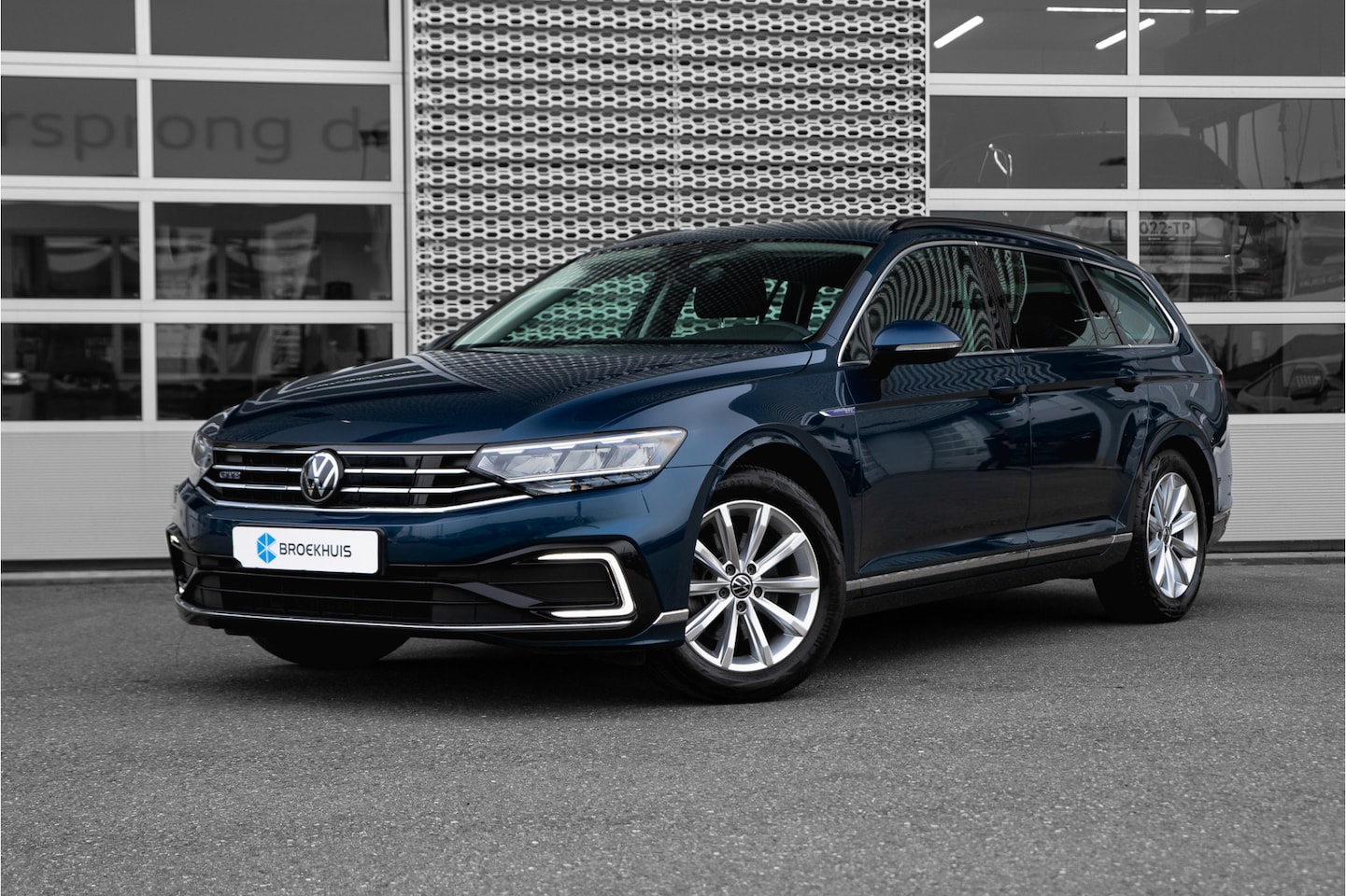 Volkswagen Passat Variant - 1.4 TSI PHEV GTE Business | Automaat | Camera | Stoelverwarming | Navigatie - AutoWereld.nl