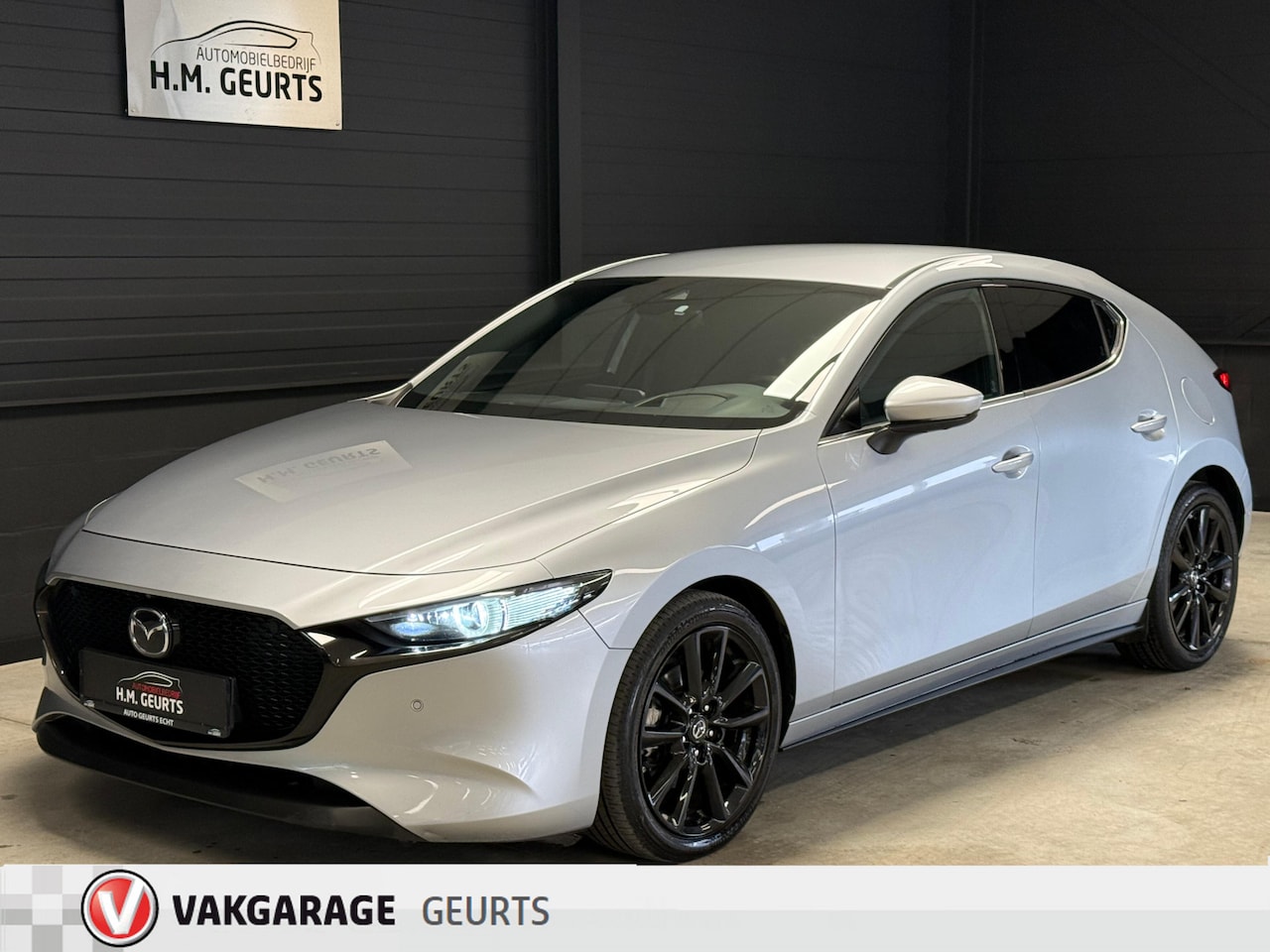 Mazda 3 - 2.0 e-SkyActiv-X M Hybrid 180 Luxury Full Option! Nieuwstaat! - AutoWereld.nl