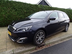 Peugeot 308 - 1.2 130 pk BLUE L. PR-Navi-Cruise-Pdc-Media-Blth-Trkh