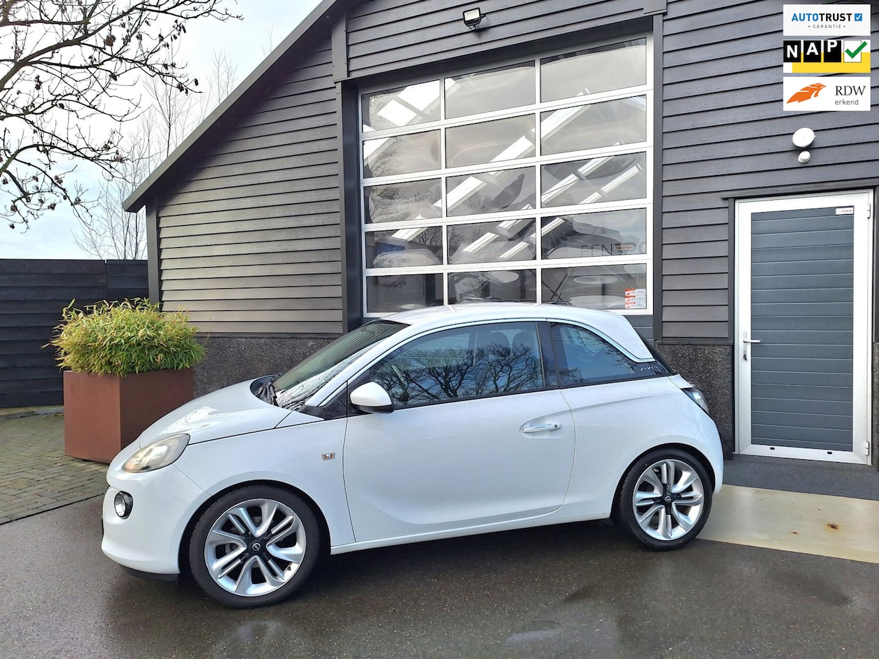 Opel ADAM - 1.2 Glam Navigatie-USB-Bluetooth, Climate-Control, Cruise-Control, Lm-Velgen. - AutoWereld.nl