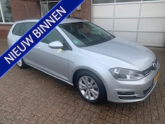 Volkswagen Golf Variant - 1.0 TSI Connected Series trekhaak / camera / navigatie