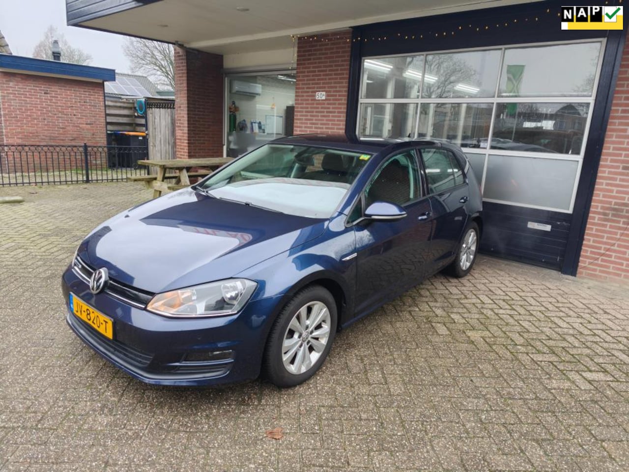 Volkswagen Golf - 1.0 TSI Comfortline 1.0 TSI Comfortline, AUT, Clima, Cruise, Navi, PDC, Dealer, NAP - AutoWereld.nl