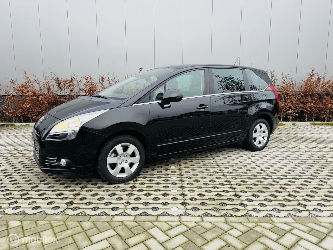 Peugeot 5008 - 1.6 THP Signature 5p/Pano/trekhaak - AutoWereld.nl