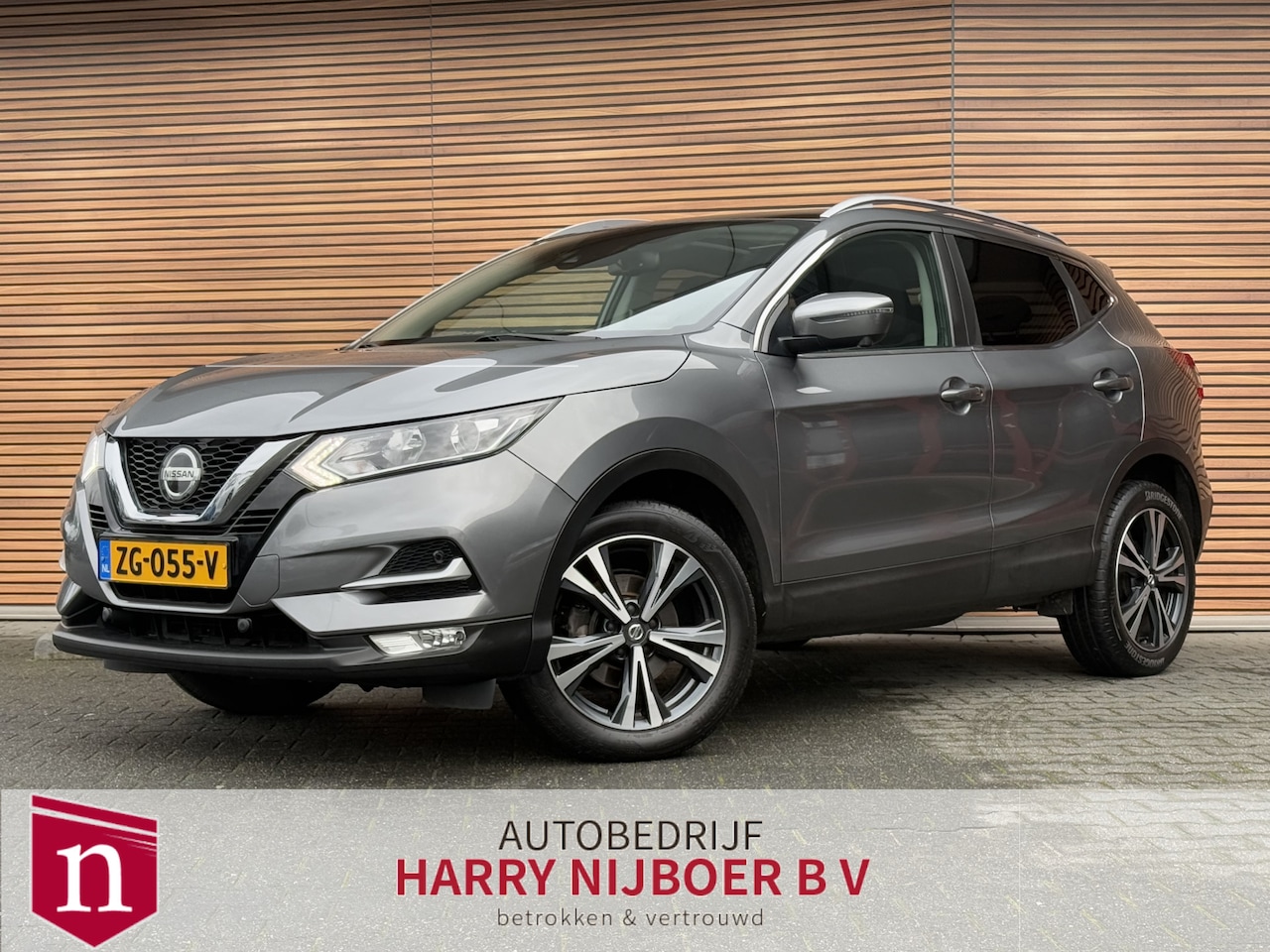 Nissan Qashqai - 1.3 DIG-T N-Connecta Navigatie / Panoramadak / Camera - AutoWereld.nl