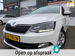 Skoda Fabia Combi - 1.2 TSI Ambition Business van 1ste Eig met parkeersensoren en navigatie en bluetooth telef