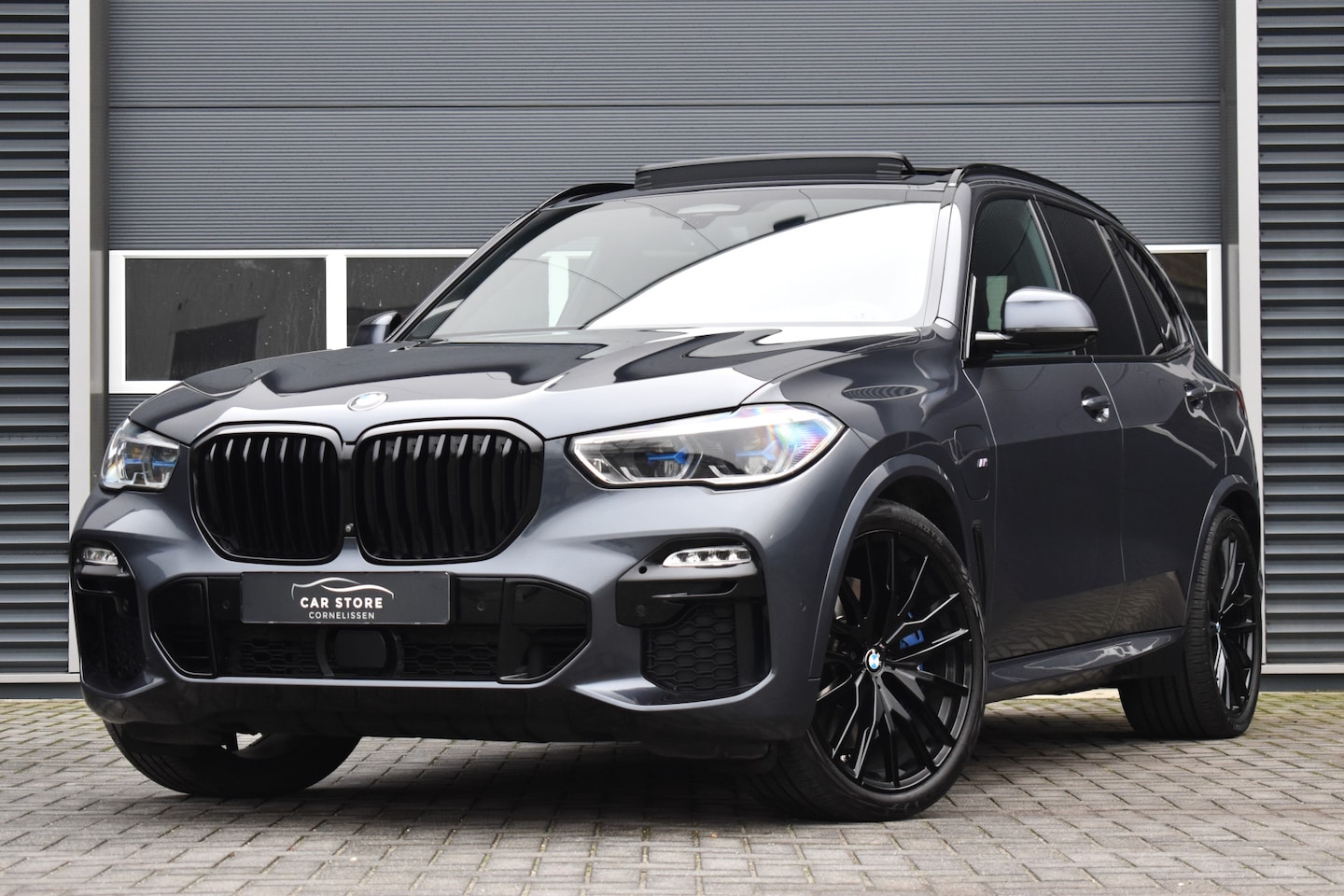 BMW X5 - xDrive45e / M-SPORT / PANO / MERINO LEDER / HUD / LASER LED / 360 CAMERA / HARMAN KARDON / - AutoWereld.nl