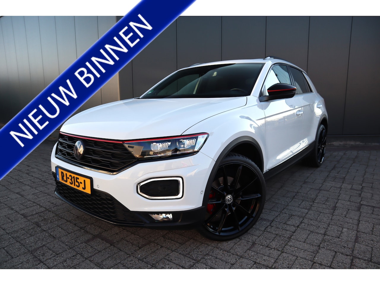 Volkswagen T-Roc - 2.0 TSI 4Motion Sport Panoramadak Virtual Cockpit Etc. Etc. - AutoWereld.nl