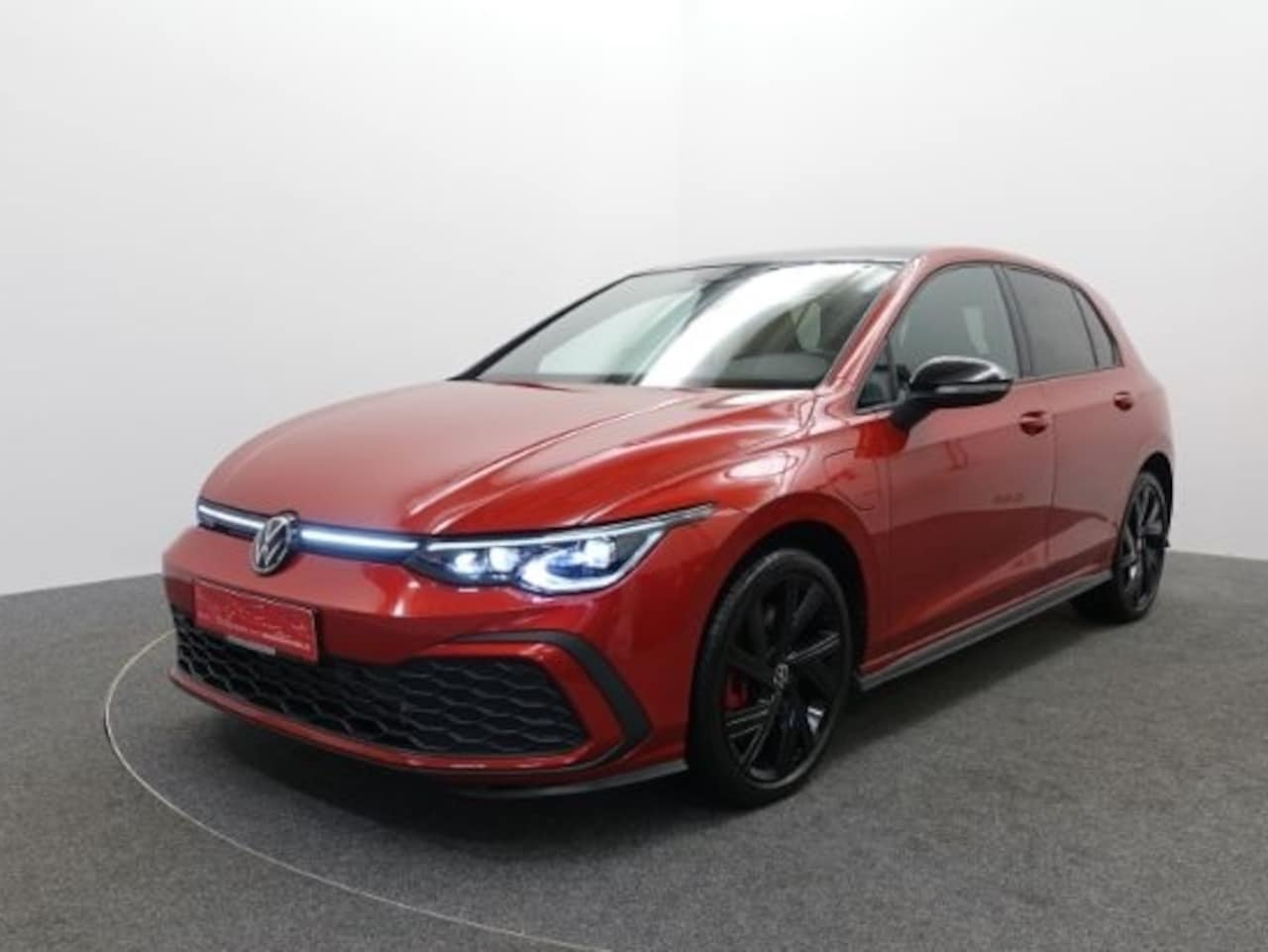 Volkswagen Golf - 1.4 eHybrid GTE ** IQ LIGHT, BLACK STYLE, PANORAMA, TREKH, 18-inch LMV, STANDKACHEL** 1e E - AutoWereld.nl