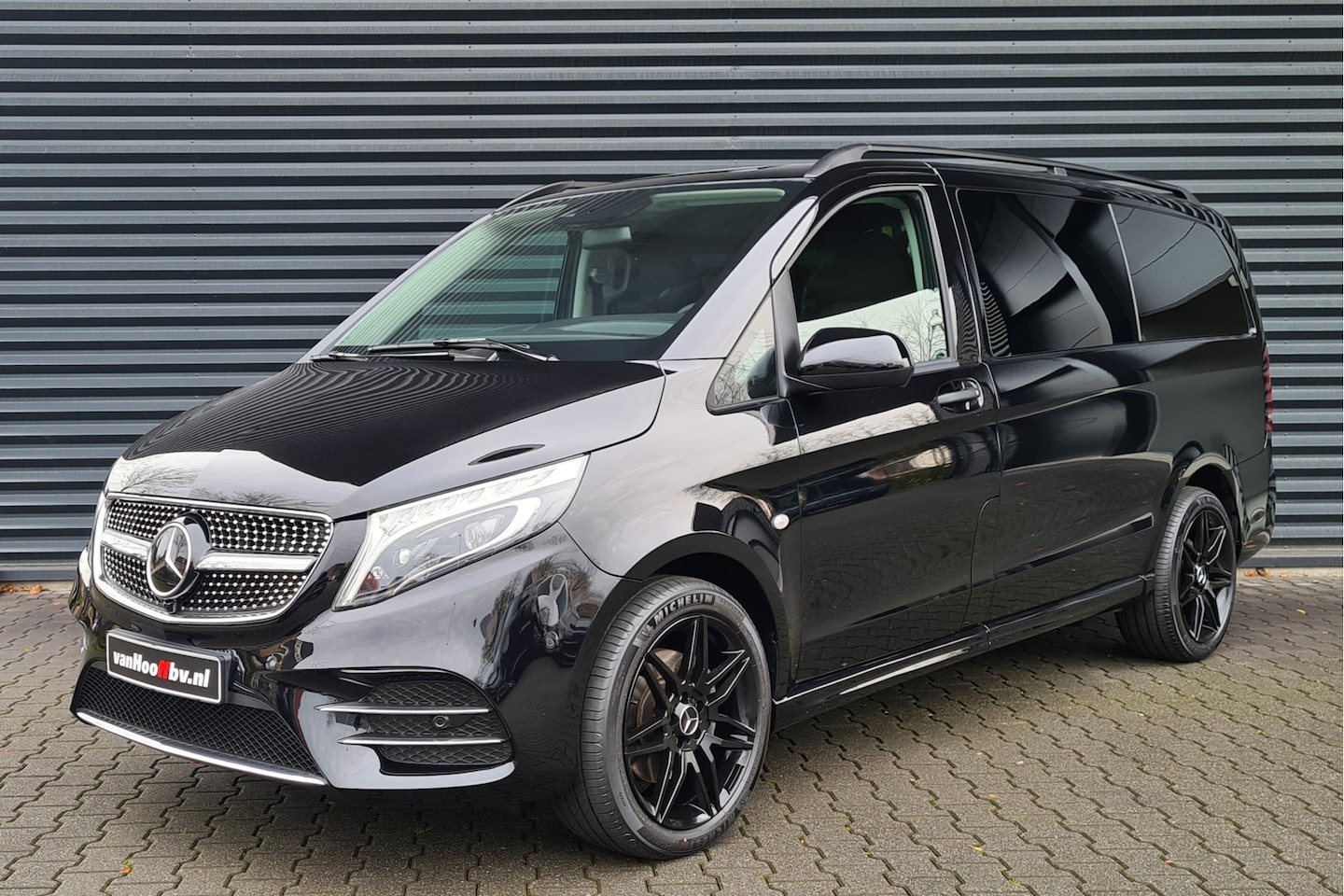 Mercedes-Benz Vito Tourer - 124 CDI DC Lang AMG pakket - LED verlichting - AutoWereld.nl